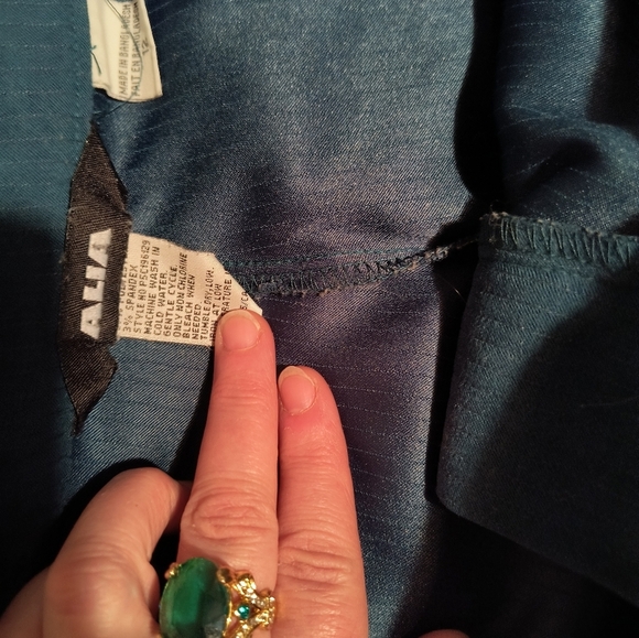 Alia Velvet pants. Size 12. Color blue duck. Preloved. Good condition. - Picture 3 of 5